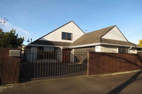 Photo of property in 5 Mcarthur Street, Terrace End, Palmerston North, 4410