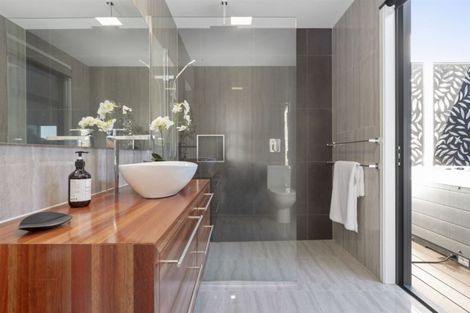 Photo of property in 15 Makura Drive, Papamoa Beach, Papamoa, 3118