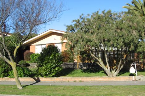 Photo of property in 69 Warren Crescent, Hillmorton, Christchurch, 8025