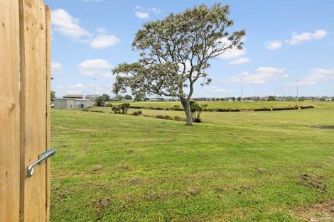 Photo of property in 34 Kirrie Avenue, Te Atatu South, Auckland, 0610