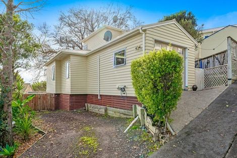 Photo of property in 23d Jelas Road, Red Beach, 0932