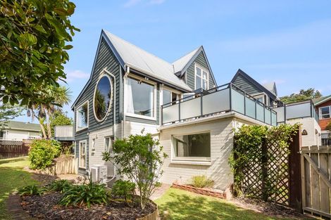 Photo of property in 5 Newnham Court, Tawa, Wellington, 5028