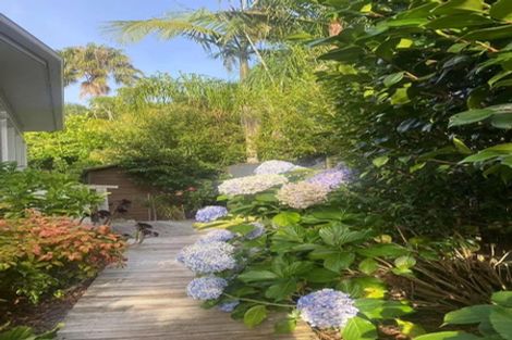 Photo of property in 9 Lyons Avenue, Murrays Bay, Auckland, 0630