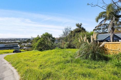 Photo of property in 2 Korari Way, Unsworth Heights, Auckland, 0632