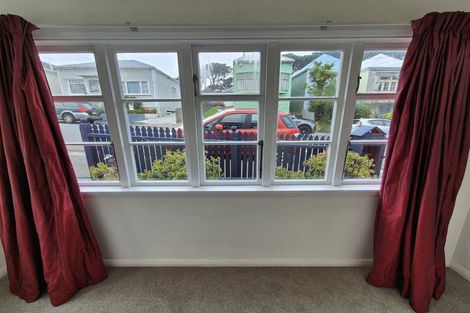 Photo of property in 7 Herald Terrace, Berhampore, Wellington, 6023