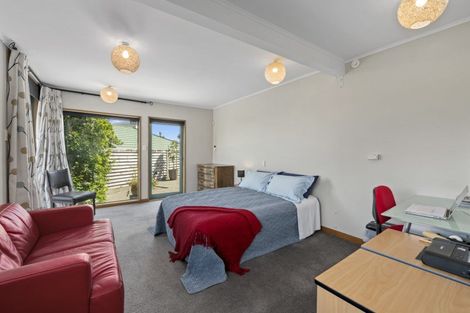 Photo of property in 52 Waitohu Road, York Bay, Lower Hutt, 5013