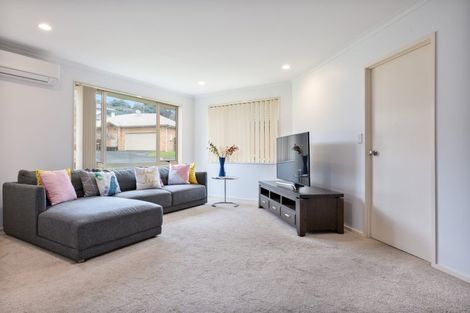 Photo of property in 32 Lomas Way, Albany, Auckland, 0632
