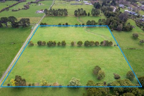 Photo of property in 1015b Beach Road, Torbay, Auckland, 0630