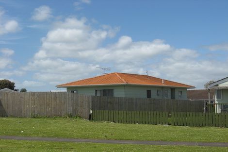 Photo of property in 5 De Bloge Place, Clendon Park, Auckland, 2103