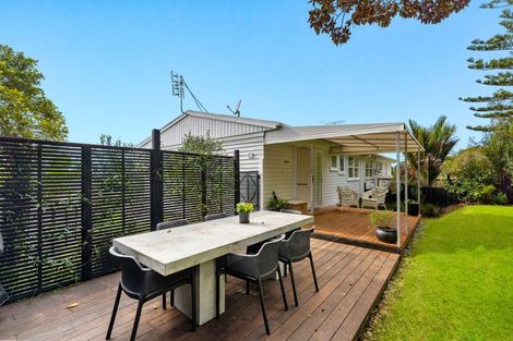 Photo of property in 2/19 Bishopgate Street, Birkdale, Auckland, 0626