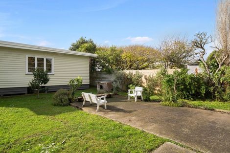 Photo of property in 35 Kiharoa Street, Otaki Beach, Otaki, 5512