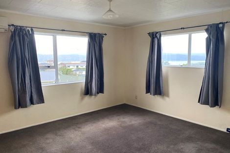 Photo of property in 15 Sunhaven Drive, Newlands, Wellington, 6037