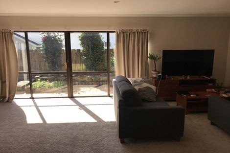 Photo of property in 2/136 Karori Road, Karori, Wellington, 6012