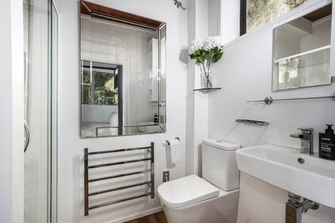 Photo of property in 11 Karaka Street, Eastbourne, Lower Hutt, 5013