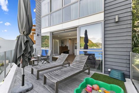 Photo of property in 6 Owhiro Bay Parade, Island Bay, Wellington, 6023