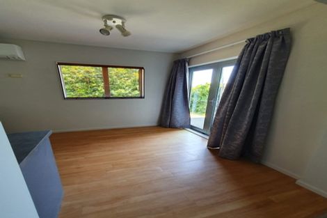 Photo of property in 70a Seaview Road, Castor Bay, Auckland, 0620