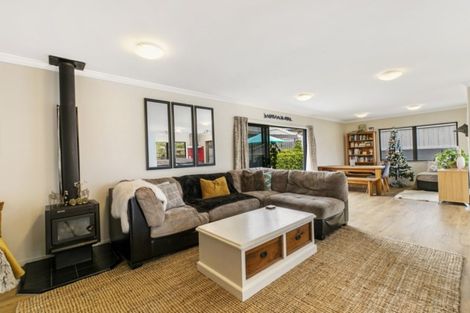 Photo of property in 16 Rosella Drive, Welcome Bay, Tauranga, 3112
