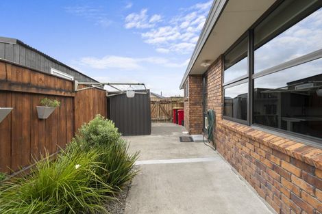 Photo of property in 11 Geneva Terrace, Kelvin Grove, Palmerston North, 4414