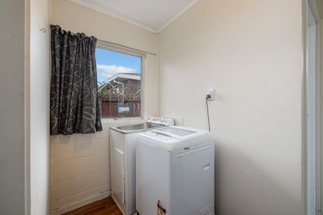 Photo of property in 4/92 Titirangi Road, New Lynn, Auckland, 0600