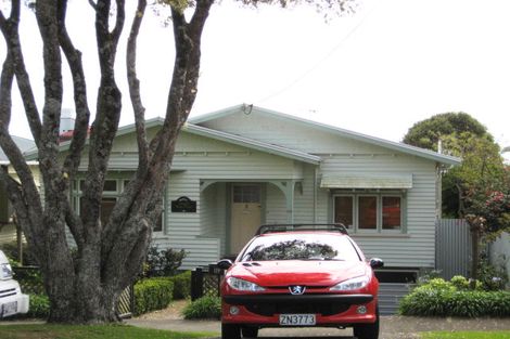 Photo of property in 119 Pendarves Street, New Plymouth, 4312