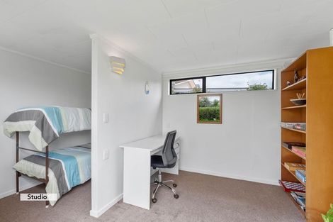 Photo of property in 13 Atua Street, Waikanae Beach, Waikanae, 5036