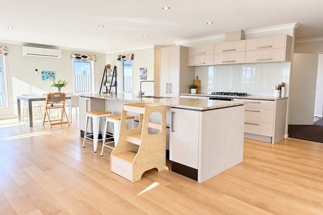 Photo of property in 82 Mcmahon Drive, Aidanfield, Christchurch, 8025