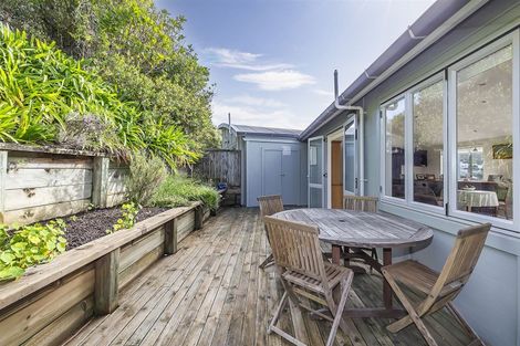 Photo of property in 2 Reserve Road, Plimmerton, Porirua, 5026