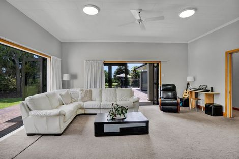 Photo of property in 300 Awai Road, Tarurutangi, New Plymouth, 4372