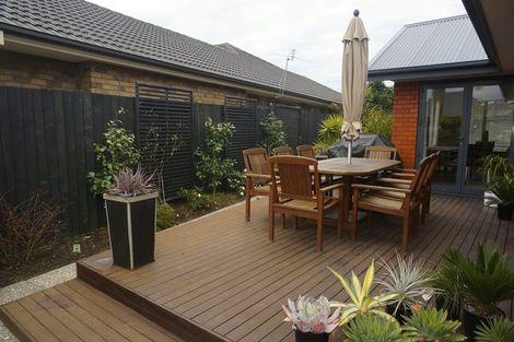 Photo of property in 3 Woodhaven Place, Parklands, Christchurch, 8083