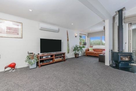 Photo of property in 3 Tanglewood Place, Cockle Bay, Auckland, 2014