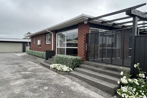 Photo of property in 23 Truby King Street, Merrilands, New Plymouth, 4312