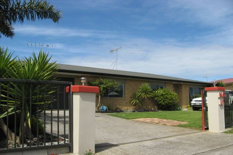Photo of property in 11 Hocken Place, Mangere Bridge, Auckland, 2022
