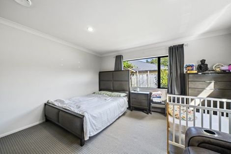 Photo of property in 18 Poppy Watts Grove, Stokes Valley, Lower Hutt, 5019