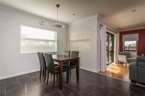 Photo of property in 1 Harding Avenue, Te Atatu South, Auckland, 0610