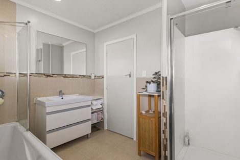 Photo of property in 27 Macarthur Street, Levin, 5510