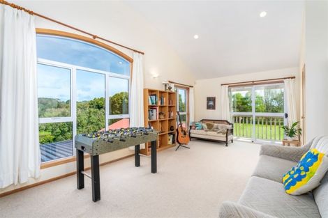 Photo of property in 164 Motu Road, Kumeu, 0891