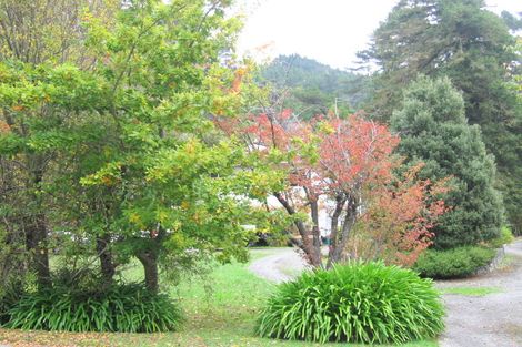 Photo of property in 2 Elmslie Road, Pinehaven, Upper Hutt, 5019