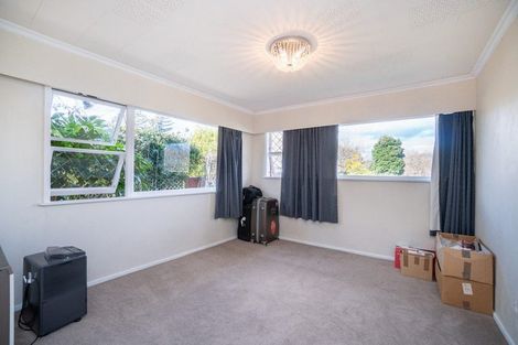 Photo of property in 4 Wikiriwhi Crescent, Awapuni, Palmerston North, 4412