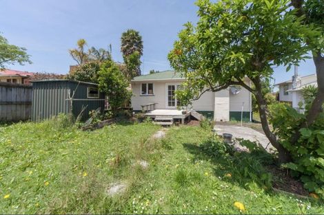 Photo of property in 24 Coniston Avenue, Te Atatu South, Auckland, 0610