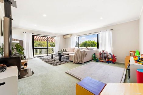 Photo of property in 41 De Quincey Terrace, Highland Park, Auckland, 2010