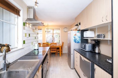 Photo of property in 2 Jarvis Place, Taradale, Napier, 4112