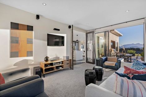 Photo of property in 2 Advance Terrace, Arrowtown, 9302