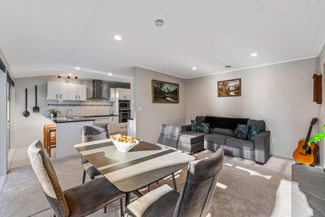Photo of property in 129b Parrs Cross Road, Glen Eden, Auckland, 0612