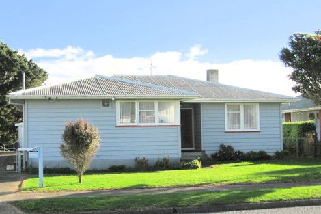 Photo of property in 104 Sievers Grove, Cannons Creek, Porirua, 5024
