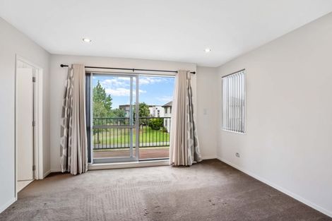 Photo of property in 17 Phar Lap Crescent, Takanini, 2112