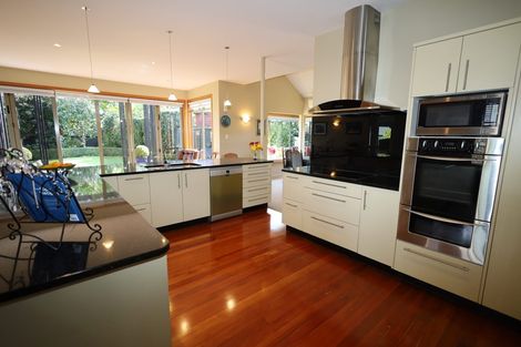 Photo of property in 30 Karaka Road, Otumoetai, Tauranga, 3110