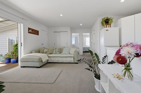 Photo of property in 11 Kamahi Crescent, Papamoa Beach, Papamoa, 3118