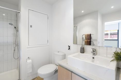 Photo of property in Halsey Apartments At Lighter Quay, 506/77 Halsey Street, Auckland Central, Auckland, 1010