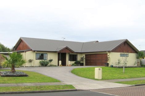 Photo of property in 49 Waiwherowhero Drive, St Andrews, Hamilton, 3200