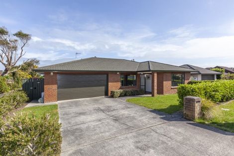 Photo of property in 5 Kotuku Drive, Paraparaumu Beach, Paraparaumu, 5032